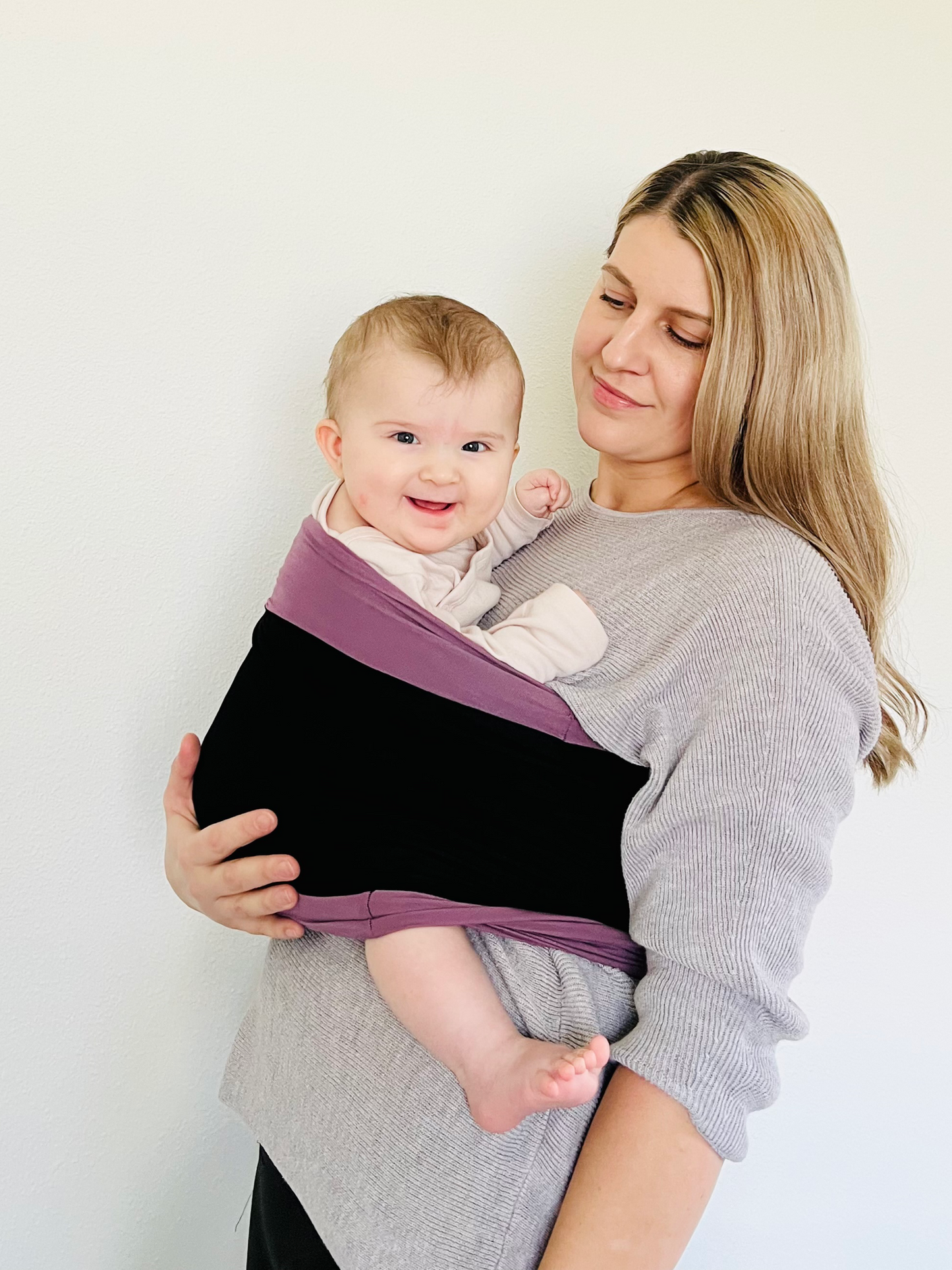 Hiyaat extra baby carrier